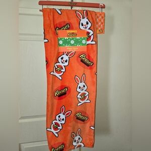 NWT Reese's Plush Throw Blanket